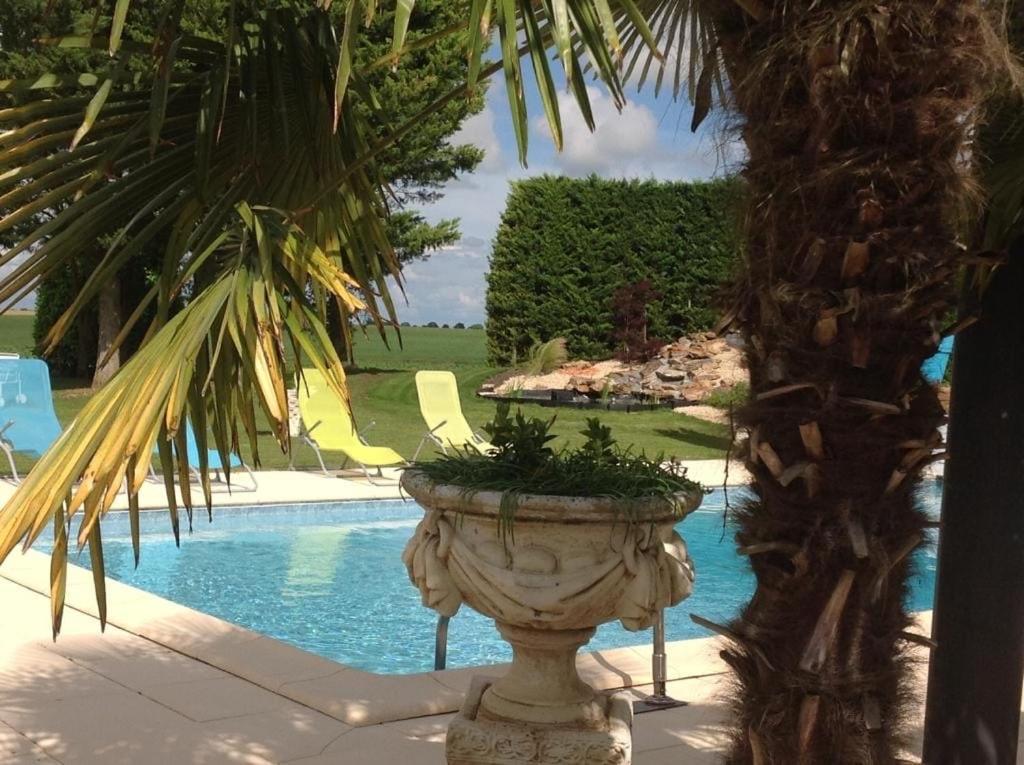 Bed and Breakfast Lagalerne Neuville-du-Poitou Exterior foto