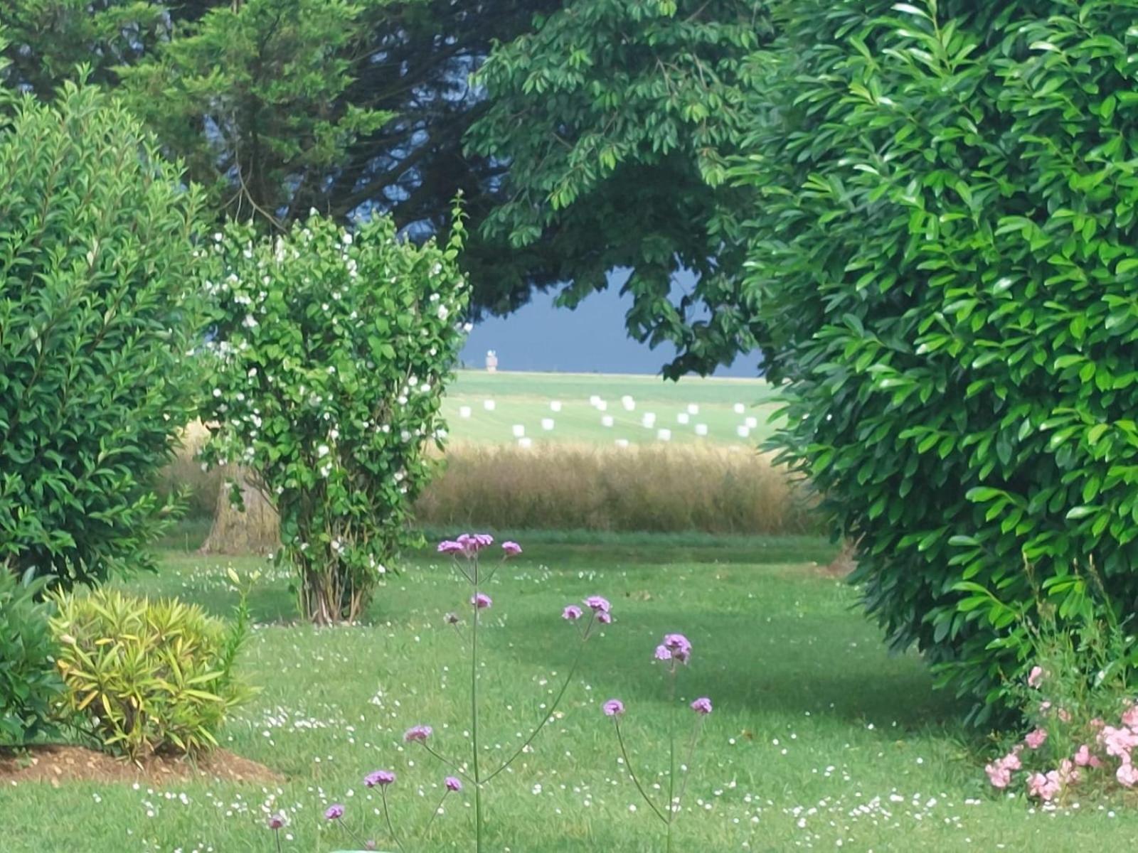 Bed and Breakfast Lagalerne Neuville-du-Poitou Exterior foto